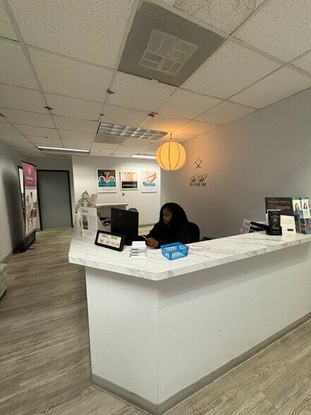More Photos Of 10617 N Hayden Rd, Scottsdale Office For Lease