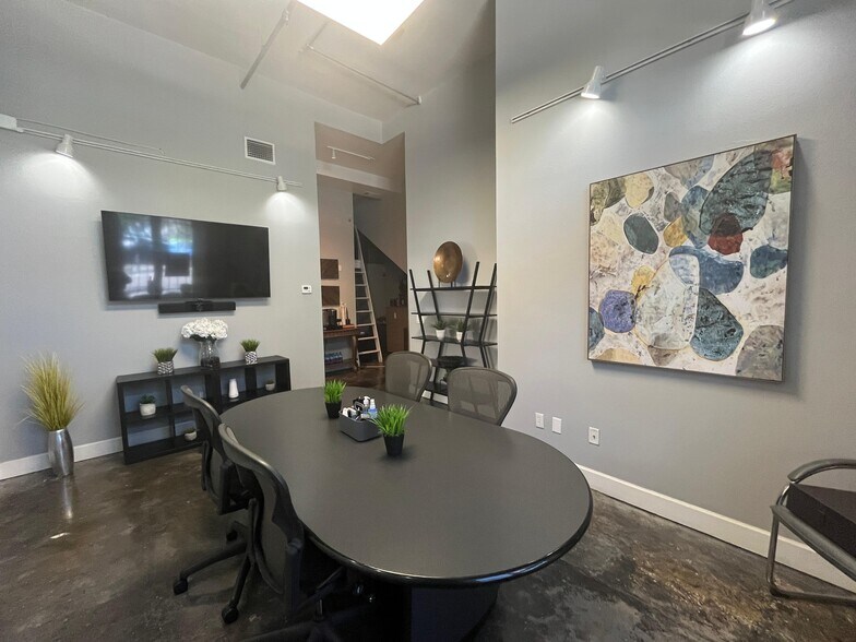 More Photos Of 1501-1505 E 9th Ave, Tampa Storefront For Lease