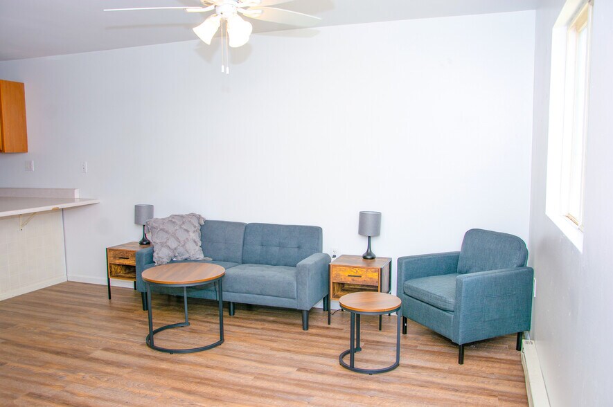 More Photos Of 527 W Murray St, Macomb Apartments For Sale