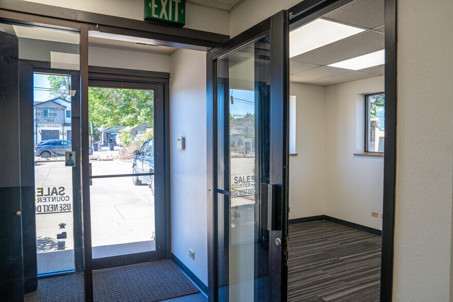 More Photos Of 2737 W 2nd Ave, Denver Warehouse For Lease
