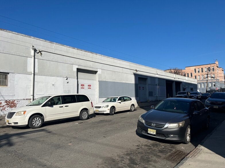 Primary Photo Of 8-10 Beech St, Paterson Industrial For Lease