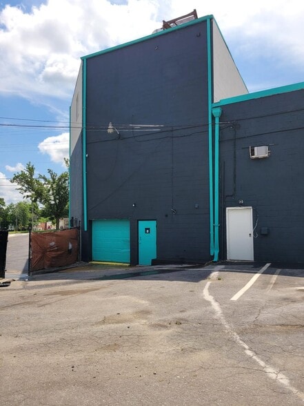 More Photos Of 3910-3912 Rhode Island Ave, Brentwood Freestanding For Lease