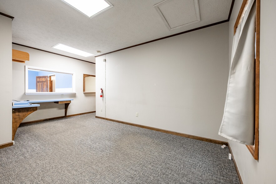 More Photos Of 814 E Washington St, Greencastle Medical For Sale