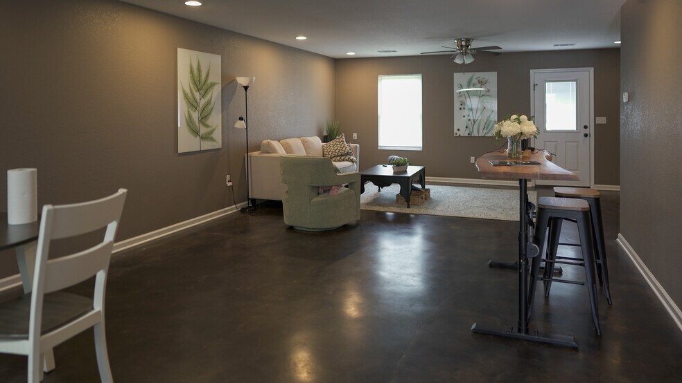 More Photos Of 2500 Ridgeland Cir, Pocahontas Apartments For Sale