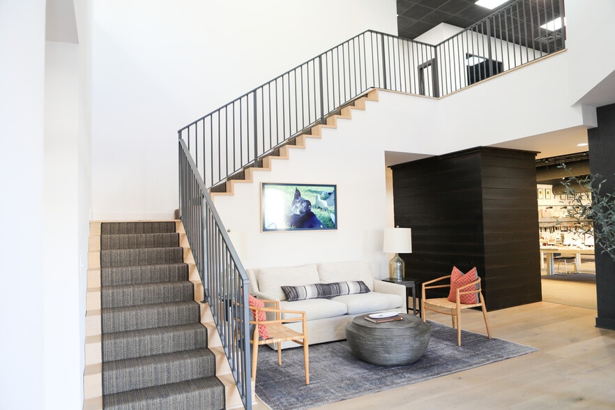 More Photos Of 3595 McCall Pl, Atlanta Distribution For Sale