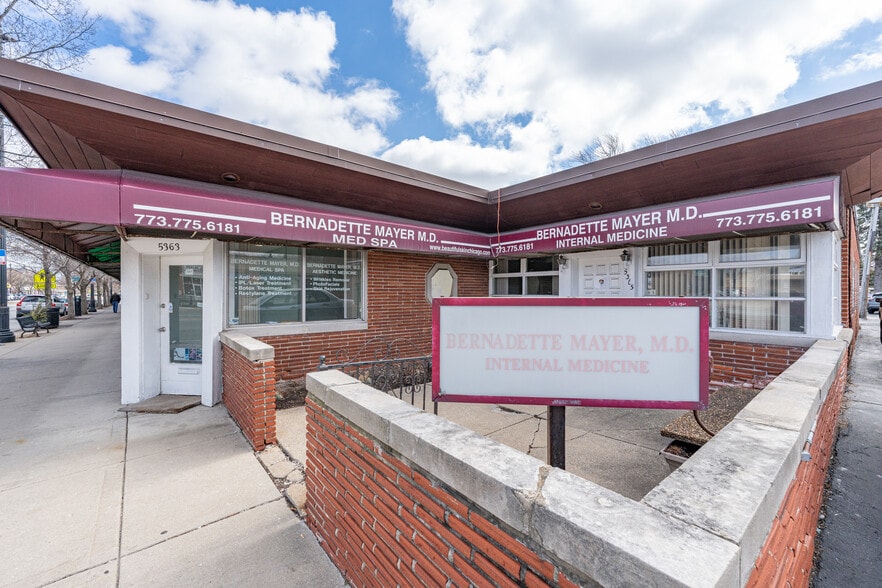 More Photos Of 5355-5365 W Devon Ave, Chicago Storefront For Lease