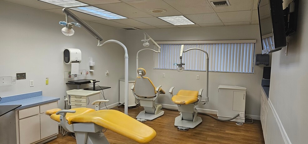 More Photos Of 1708 N Federal Hwy, Lake Worth Medical For Lease