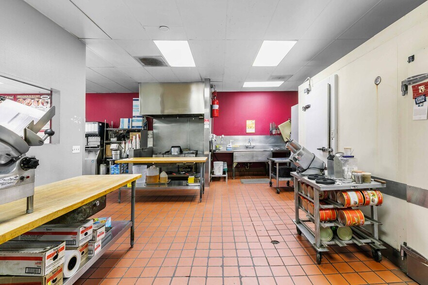 More Photos Of 1423-1425 W Burbank Blvd, Burbank General Retail For Sale