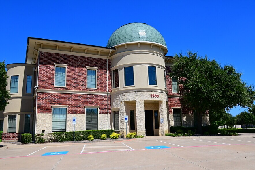 More Photos Of 2800 Corporate Dr, Flower Mound Medical For Lease