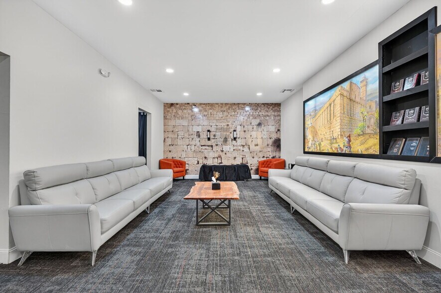 More Photos Of 4213 N Federal Hwy, Pompano Beach Religious Facility For Sale