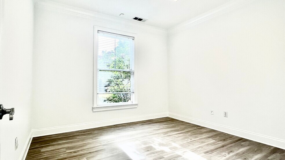 More Photos Of 4080 McGinnis Ferry Rd, Alpharetta Office For Lease