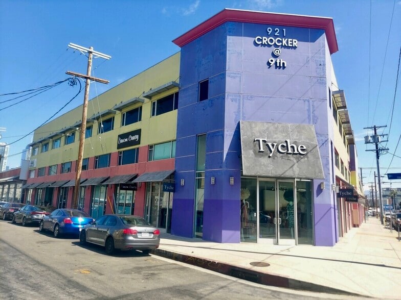 More Photos Of 921 Crocker St, Los Angeles Storefront Retail Office For Sale