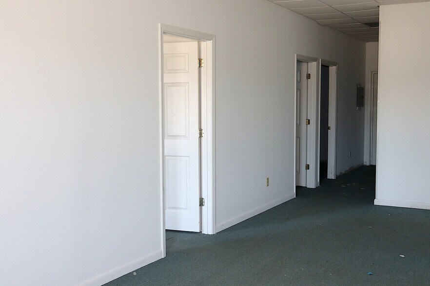 More Photos Of 501 Plaza Dr, Enterprise Storefront Retail Office For Sale