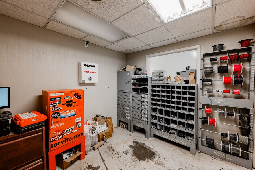 More Photos Of 2500 E 8th St, Odessa Auto Repair For Sale