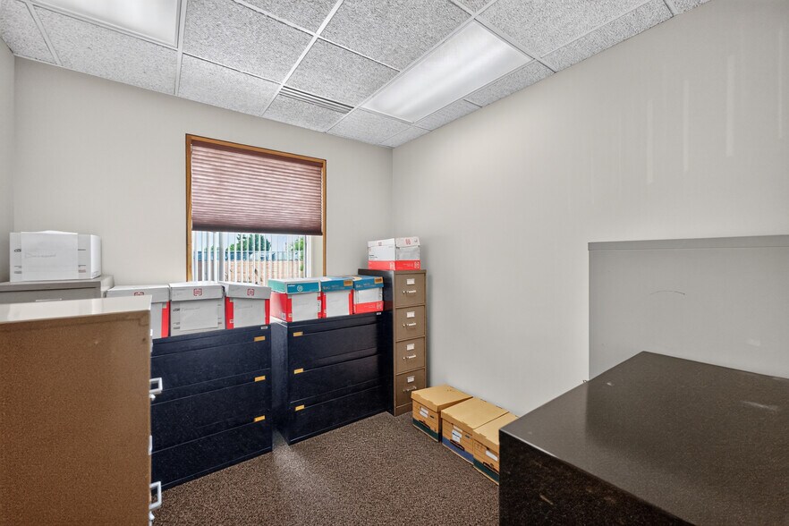 More Photos Of 290 Springfield Dr, Bloomingdale Medical For Lease