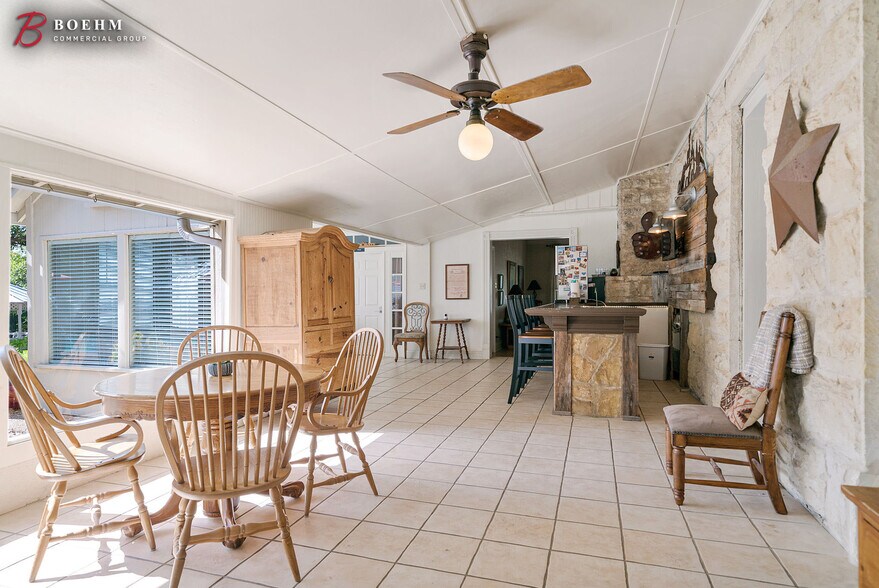 More Photos Of 137 Old San Antonio Rd, Boerne Apartments For Sale
