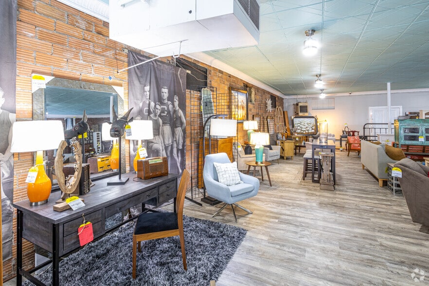 More Photos Of 507 E 3rd St, Lexington Warehouse For Sale