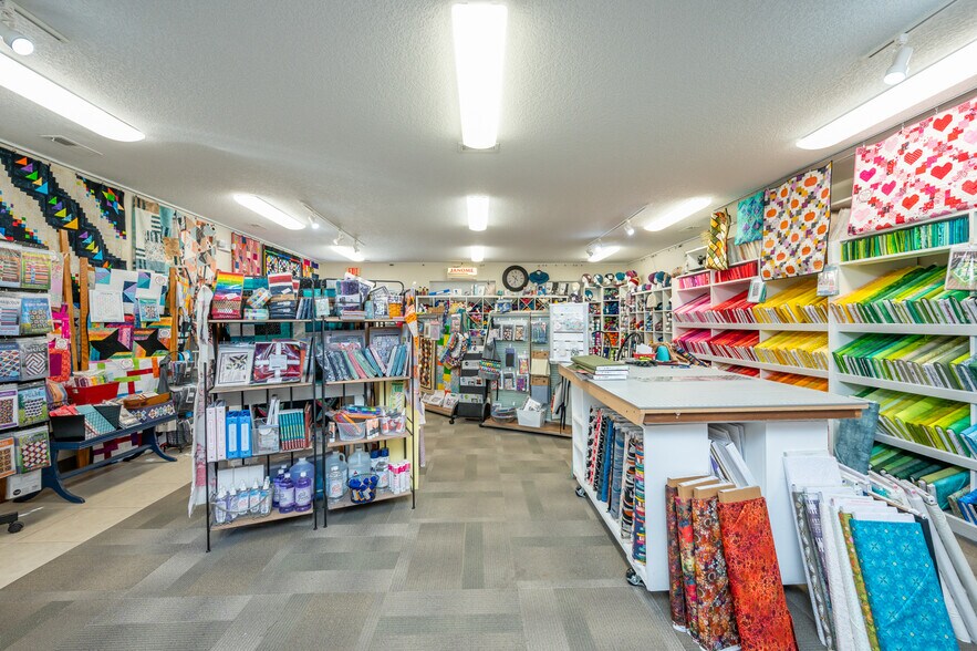 More Photos Of 15 Main St SE, Bondurant Storefront For Sale