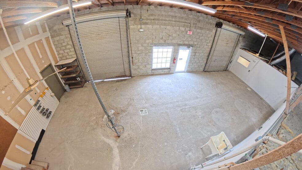 More Photos Of 2825 Business Center Blvd, Melbourne Distribution For Lease