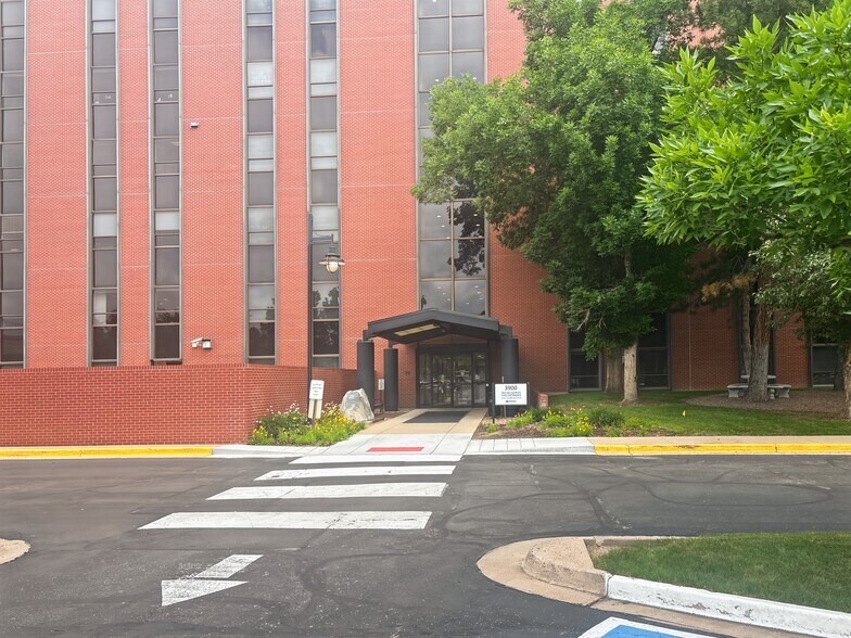 More Photos Of 3900 S Wadsworth Blvd, Lakewood Coworking Space