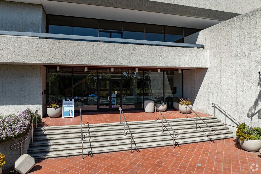 More Photos Of 1 Thorndale Dr, San Rafael Office For Sale