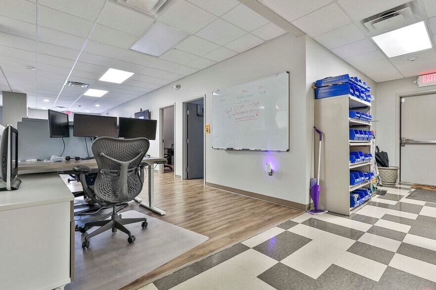 More Photos Of 1039 Sullivan Rd, Newnan Office For Sale