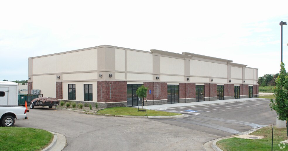 More Photos Of 23730-23750 W 83rd Ter, Shawnee Warehouse For Lease