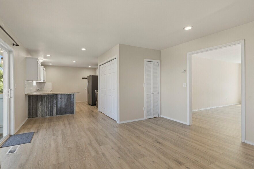 More Photos Of 1754 Kimberly Dr, Klamath Falls Multifamily For Sale
