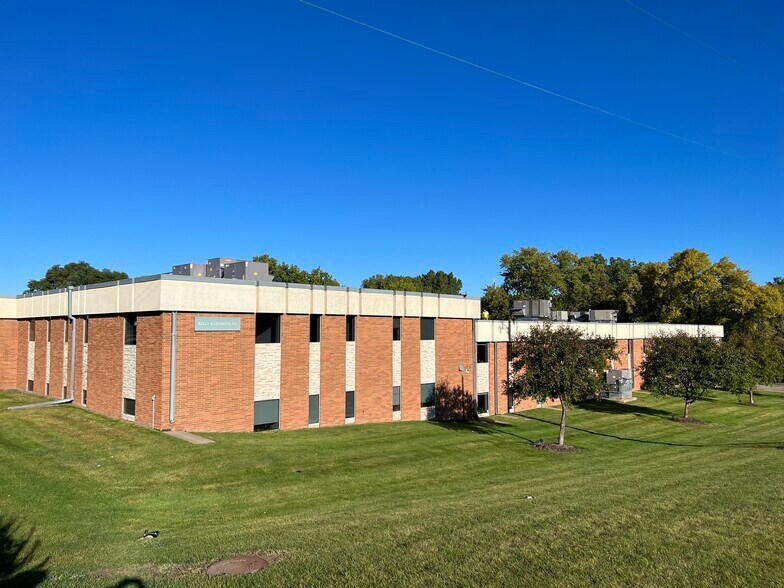 More Photos Of 219-223 Little Canada Rd E, Saint Paul Office For Lease