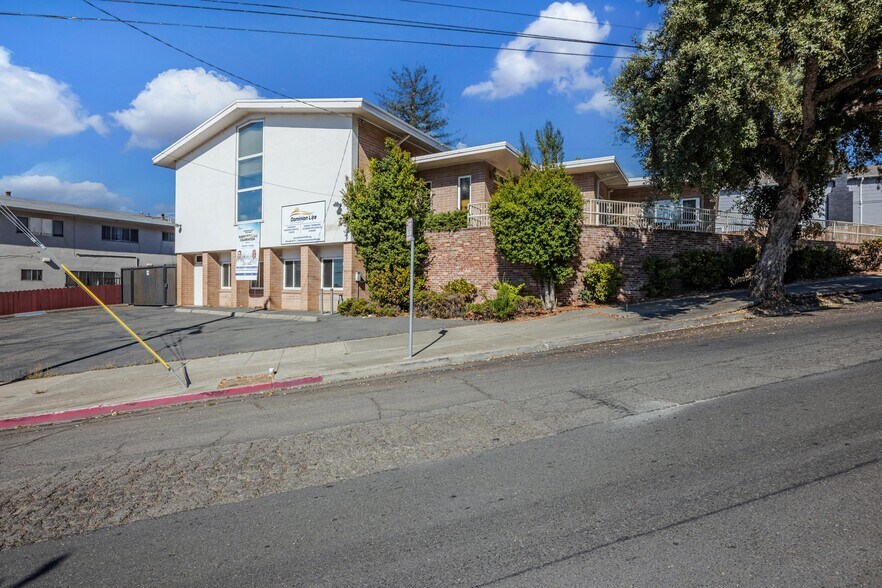 More Photos Of 4677 Tompkins Ave, Oakland Religious Facility For Sale