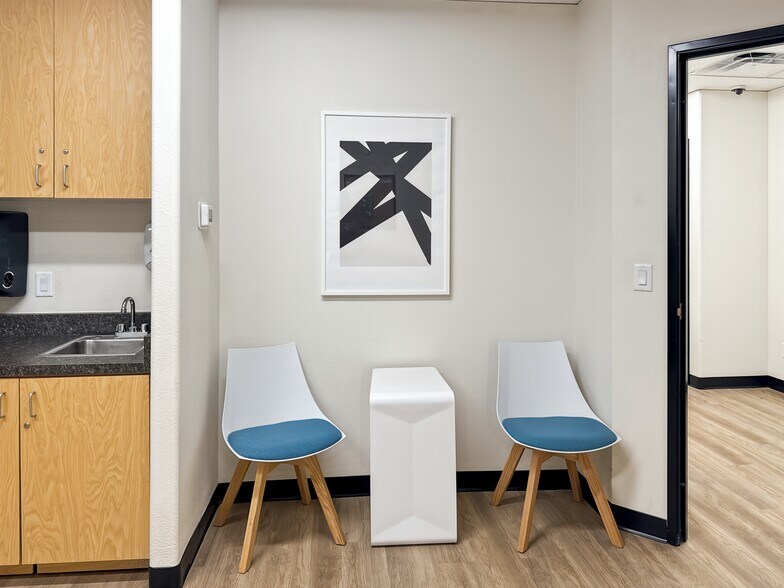 More Photos Of 1351 N Alma School Rd, Chandler Coworking Space