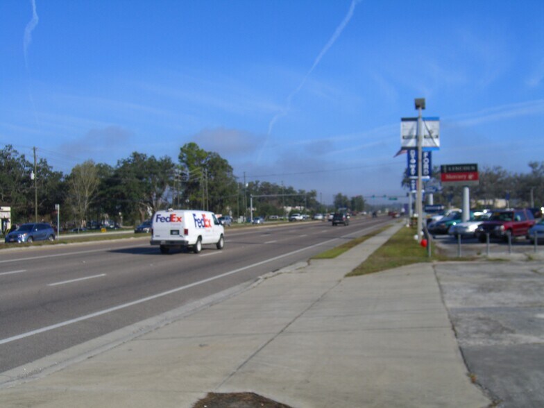 More Photos Of 7154 Broad St, Brooksville Land For Sale