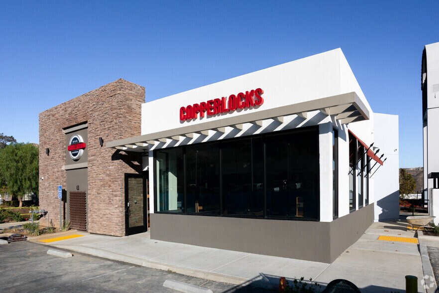 More Photos Of 4330 Green River Rd, Corona Fast Food For Lease