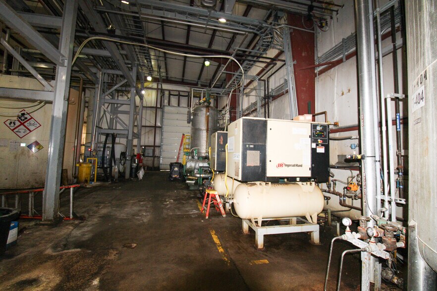 More Photos Of 5640 44th Ave S, Clinton Office For Sale