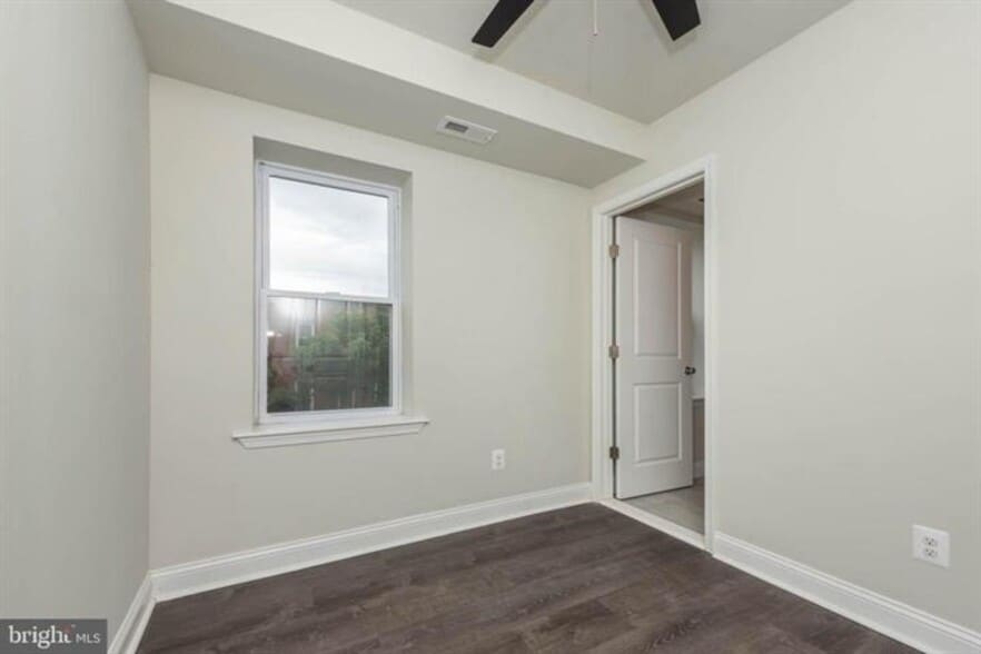 More Photos Of 400 N Patterson Park Ave, Baltimore Flex For Sale