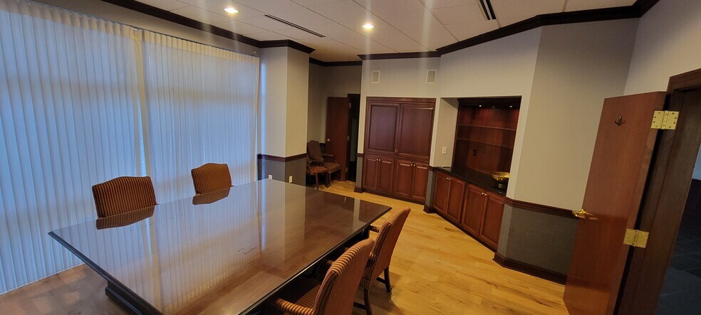 More Photos Of 916 Quarrier, Charleston Office Residential For Sale