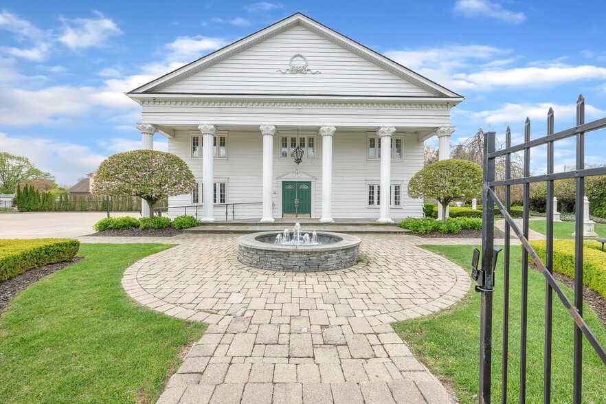 Primary Photo Of 4860 E 13 Mile Rd, Warren Lodge Meeting Hall For Sale