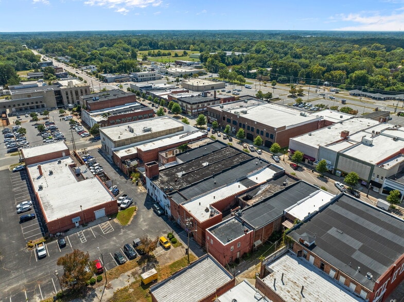 More Photos Of 115 N Queen St, Kinston General Retail For Sale