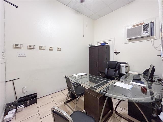 More Photos Of 819 Los Presidentes Ave, Laredo Storefront Retail Office For Sale