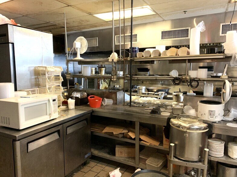 More Photos Of 2501 N Charles St, Baltimore Apartments For Lease