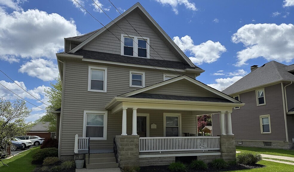 Primary Photo Of 6715 Maplewood Ave, Sylvania Office For Sale