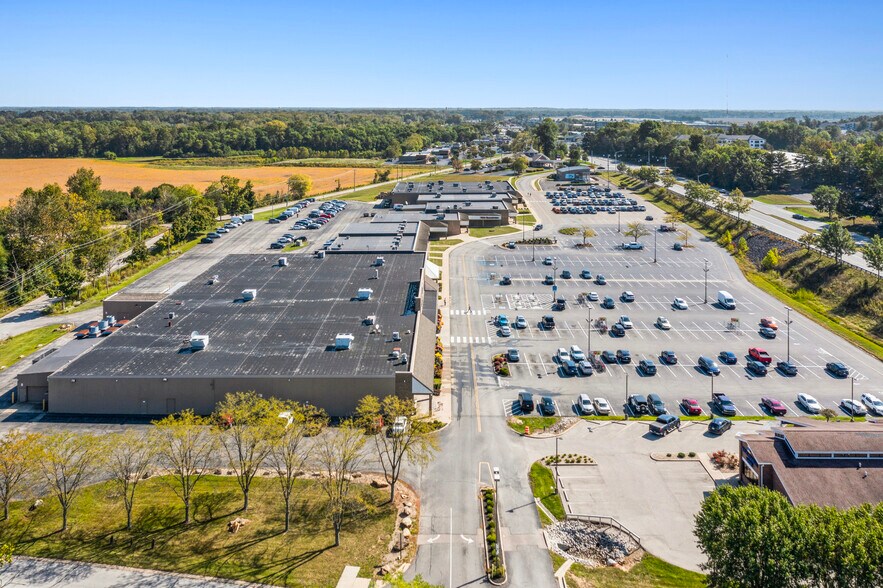 More Photos Of 4290 W Jonathan Moore Pike, Columbus Unknown For Lease