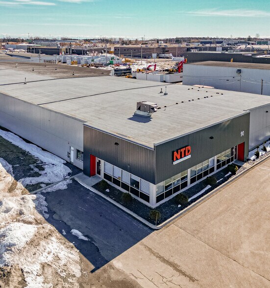 More Photos Of 90 Rue De Rotterdam, Saint-Augustin-de-Desmaures Warehouse For Lease