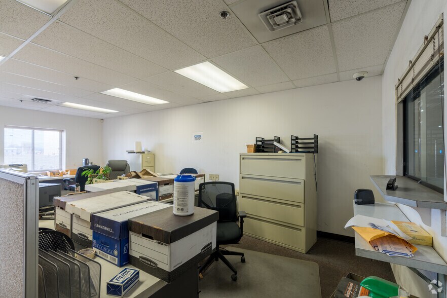 More Photos Of 49 E 3rd Ave, Toppenish Warehouse For Sale