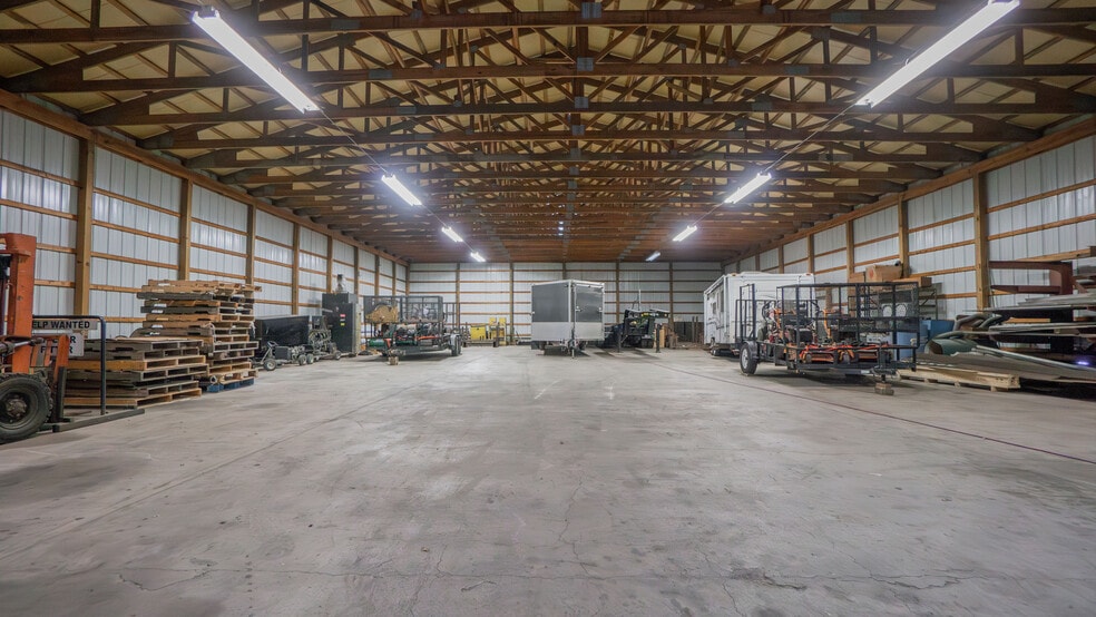 More Photos Of 1019 E Summit St, Crown Point Warehouse For Sale