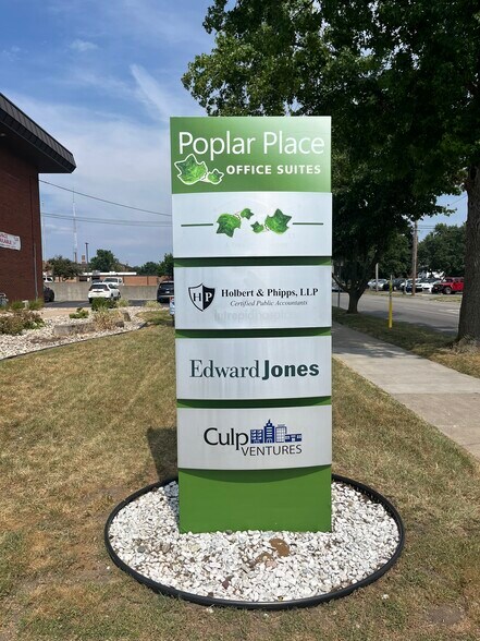 More Photos Of 400 Poplar St, Terre Haute Office For Lease