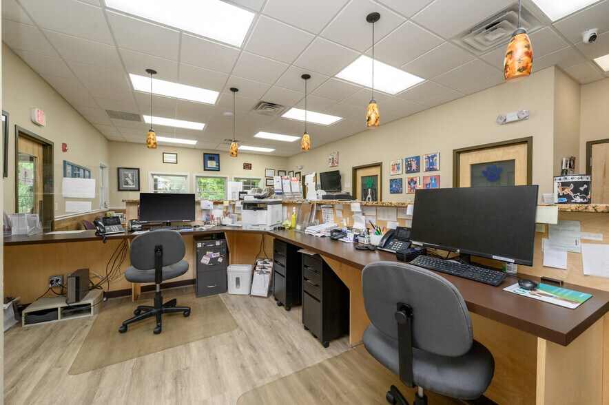 More Photos Of 612 Mount Pleasant Ave, West Orange Veterinarian Kennel For Sale
