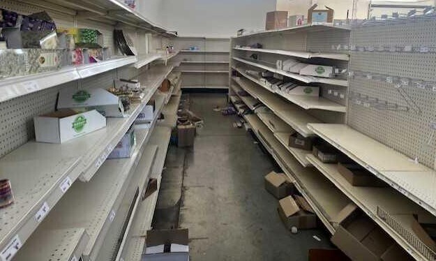 More Photos Of 10960 42 St NE, Calgary Storefront For Sale