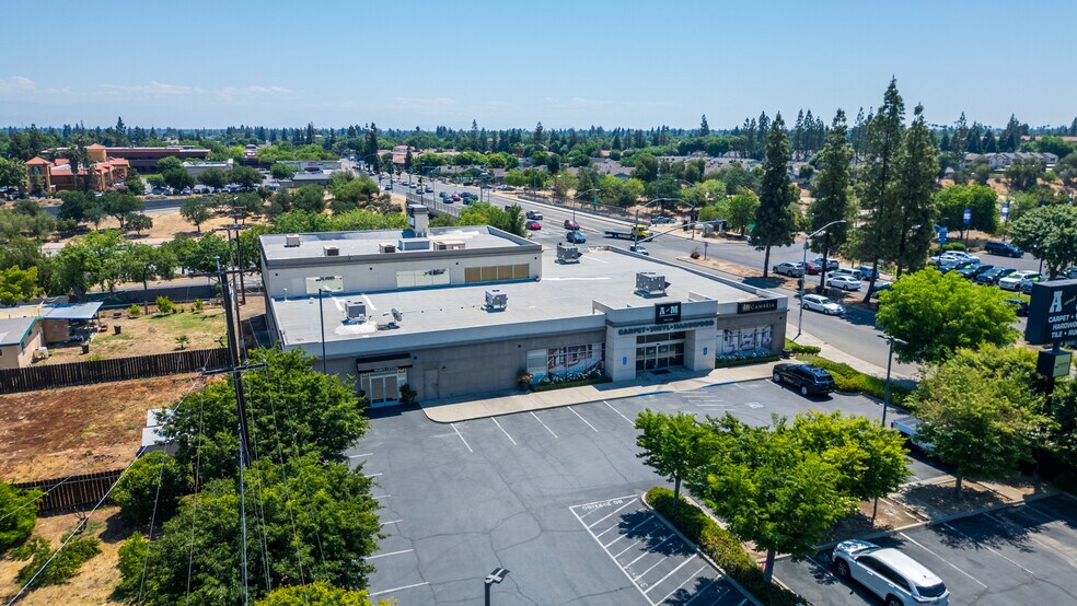 More Photos Of 160 E Bullard Ave, Fresno Freestanding For Sale