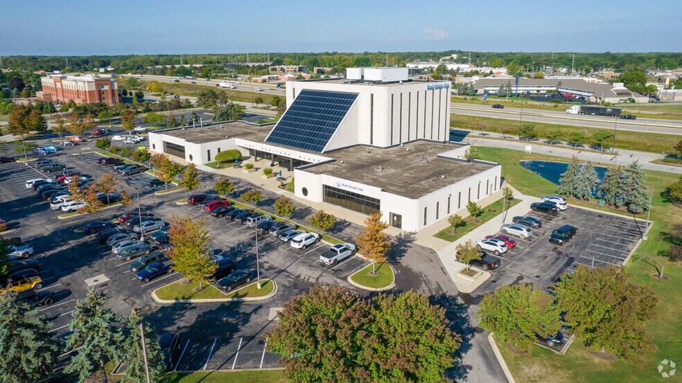 More Photos Of 1 Heritage Pl, Southgate Office For Lease